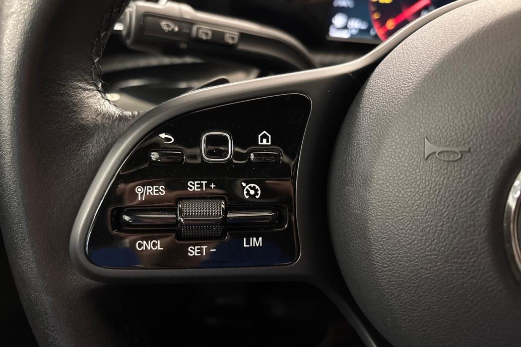 MERCEDES-BENZ A 2019
