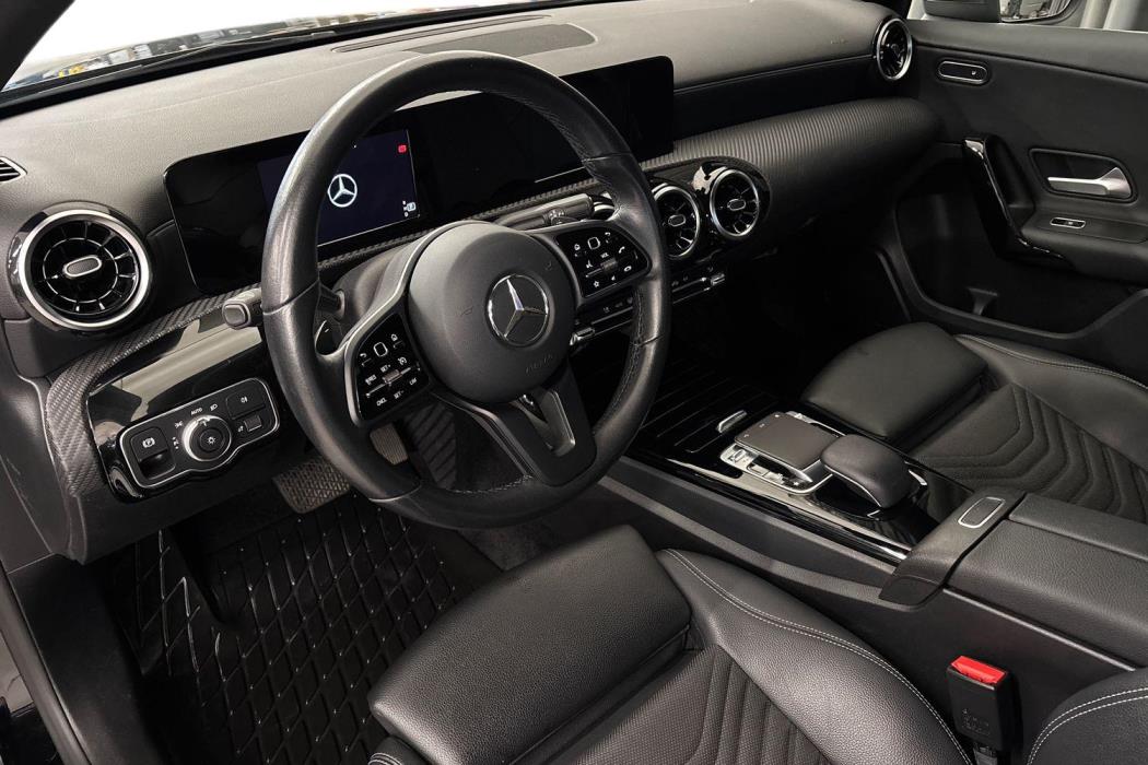MERCEDES-BENZ A 2019