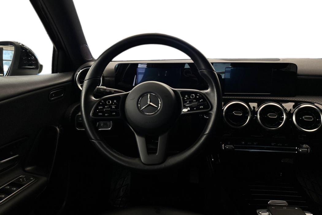MERCEDES-BENZ A 2019