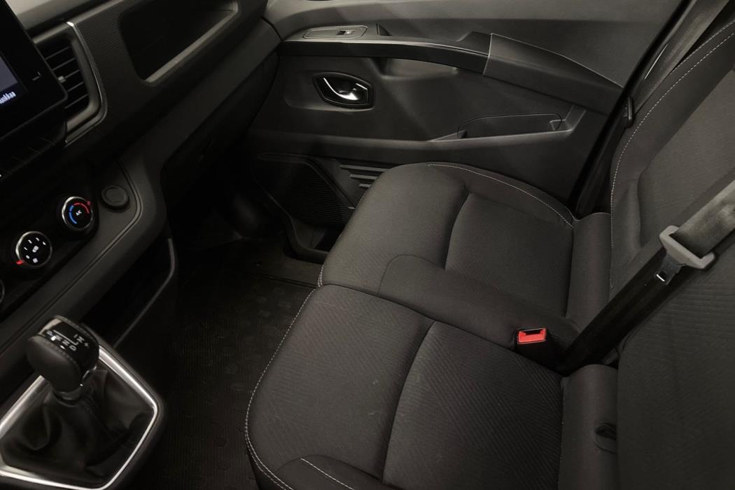 Nissan Primastar 2024