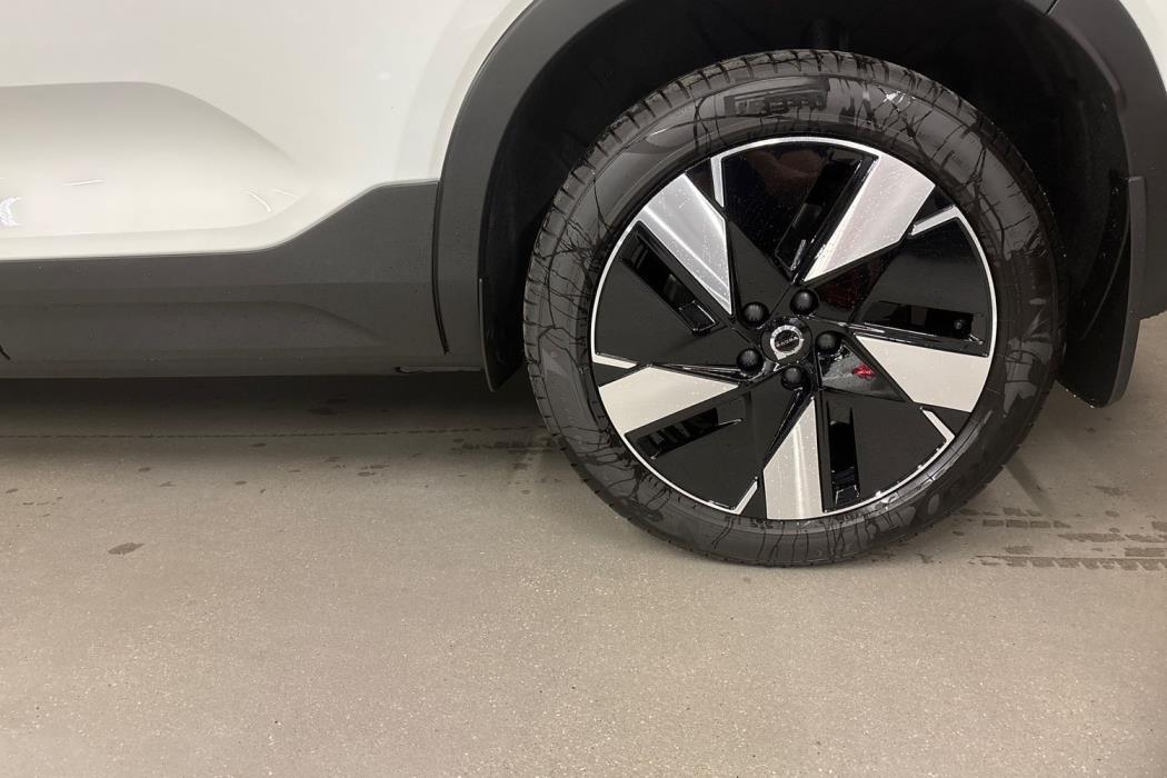 Volvo EX40 2027