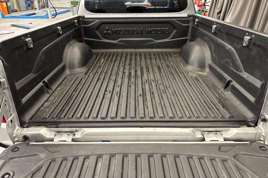 Mitsubishi L200 2016