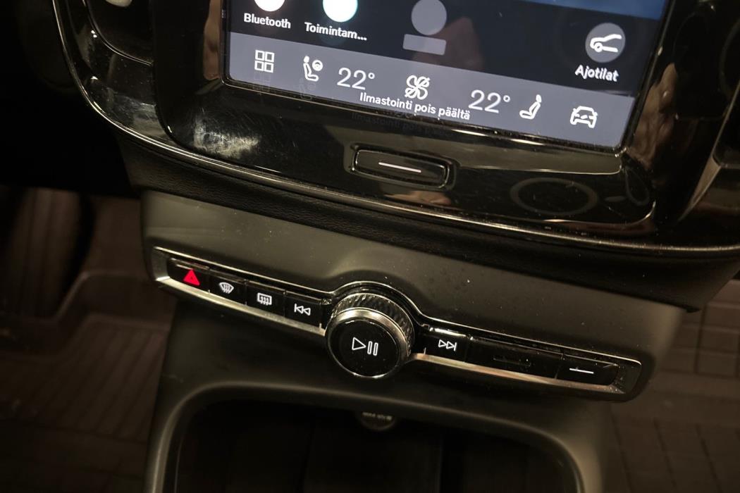 Volvo XC40 2023