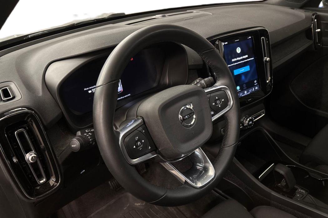 Volvo XC40 2023