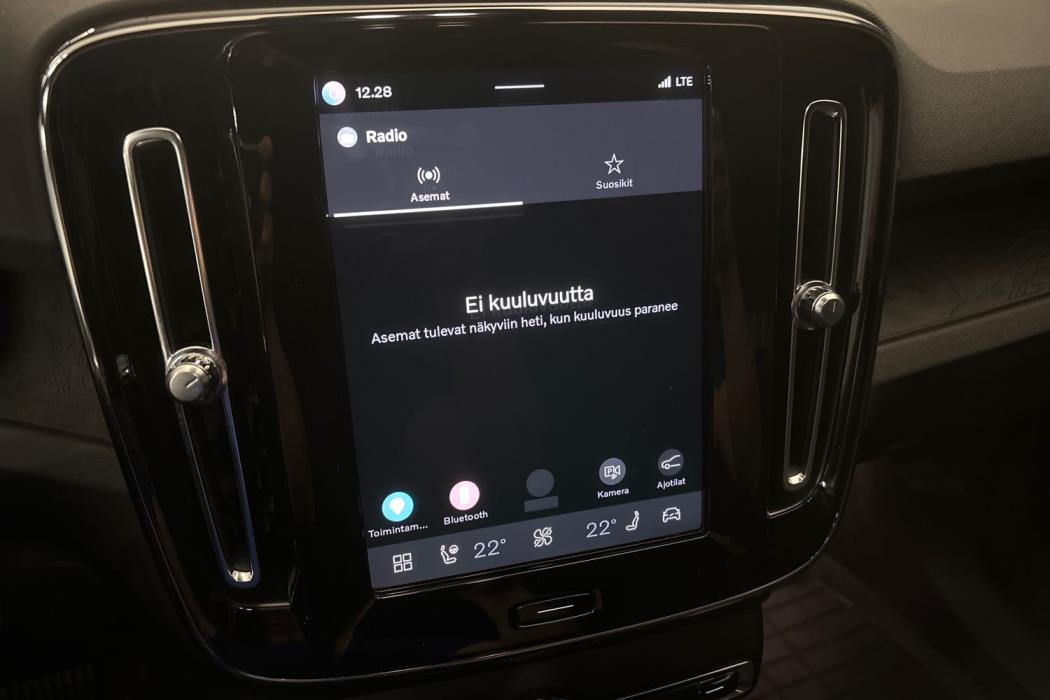 VOLVO XC40 2023