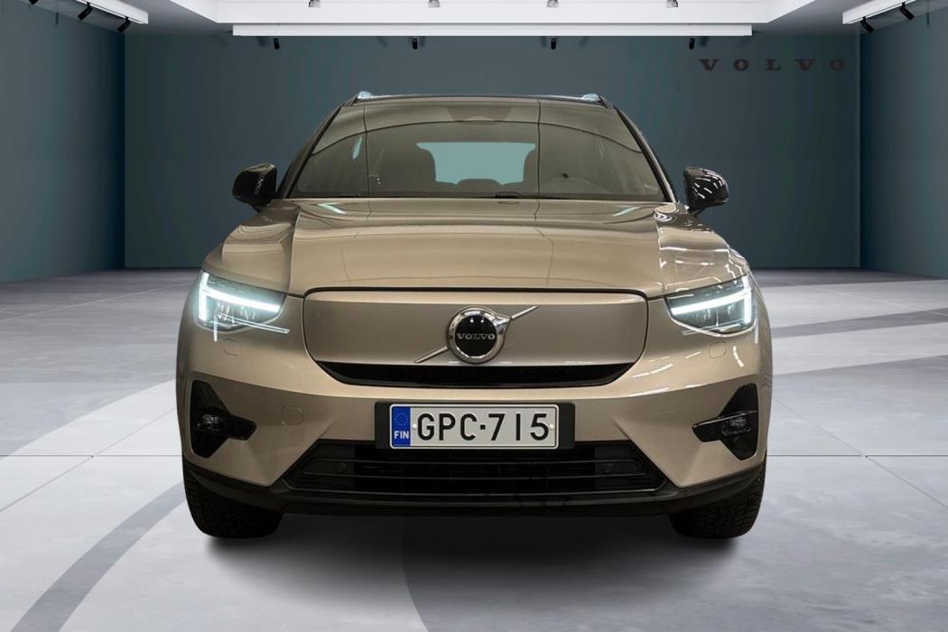 VOLVO XC40 2023
