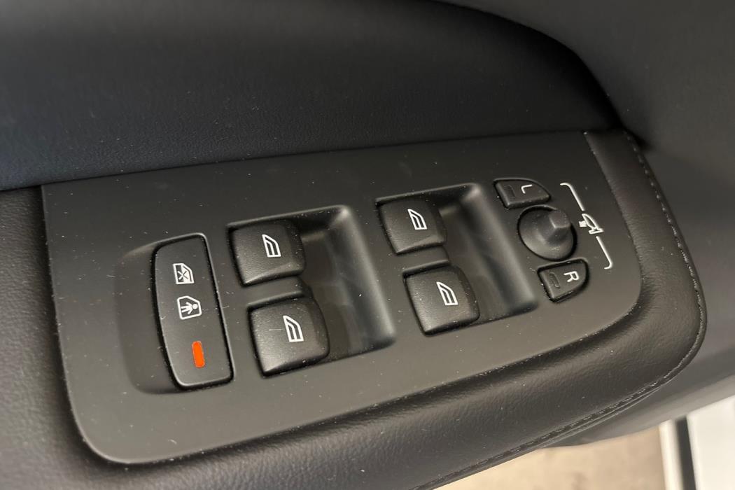 Volvo V60 2024