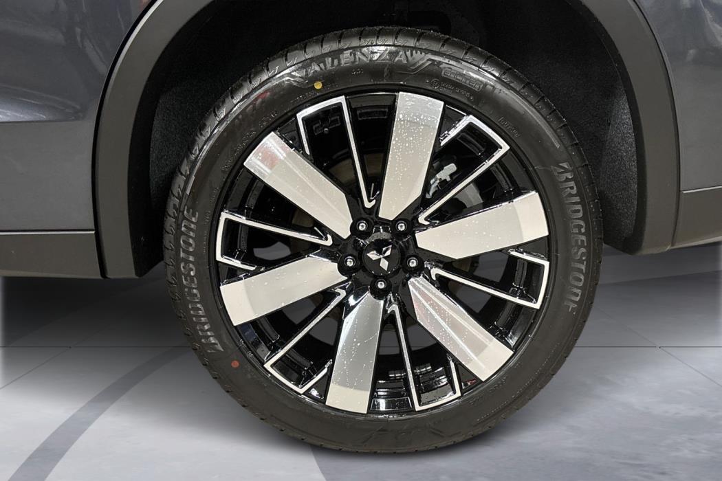 Mitsubishi Outlander 2025