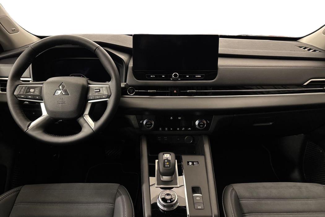 Mitsubishi Outlander 2025