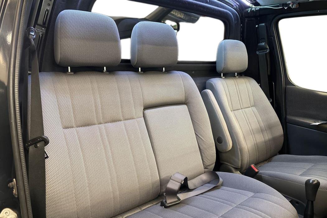 TOYOTA HIACE 2010