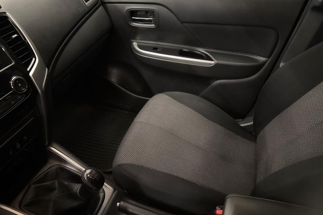 Mitsubishi L200 2021