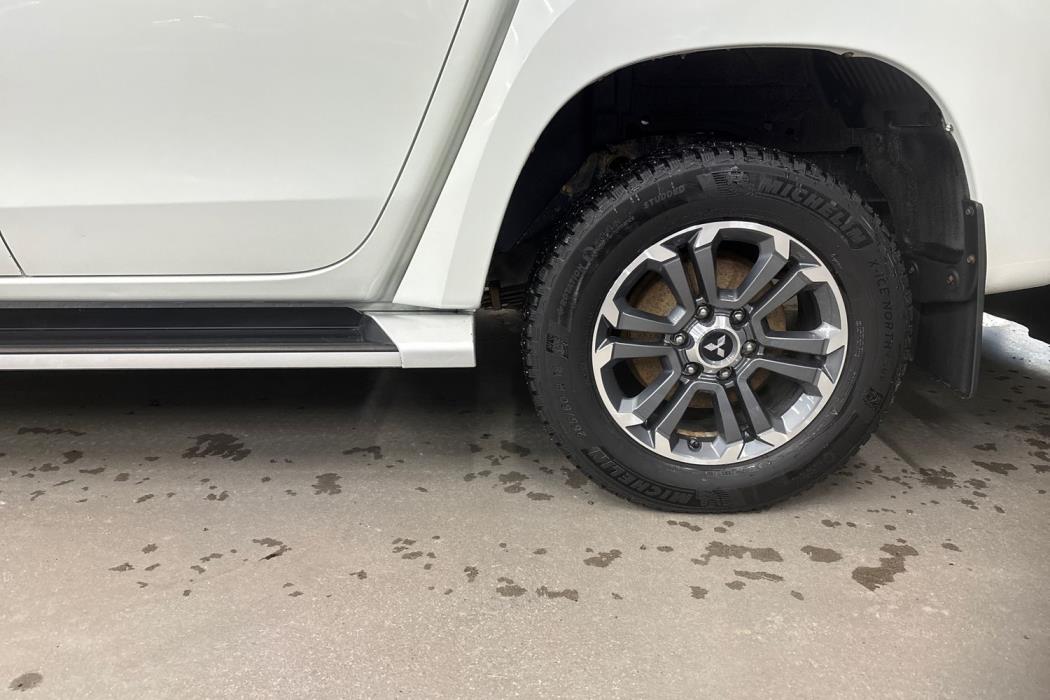 Mitsubishi L200 2021