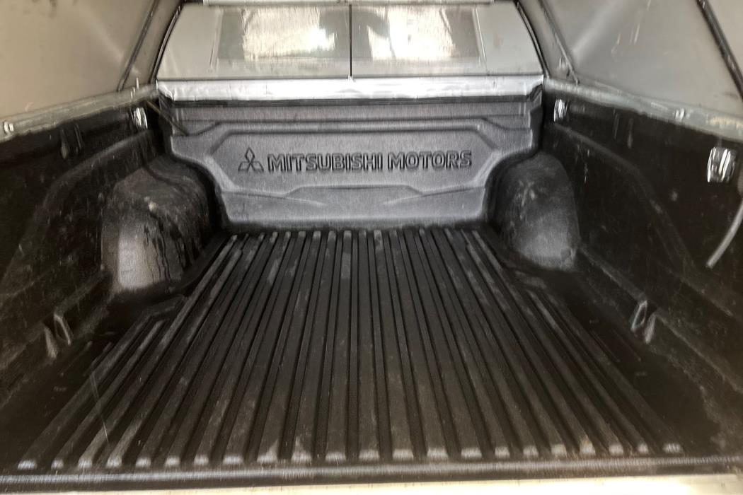 Mitsubishi L200 2021