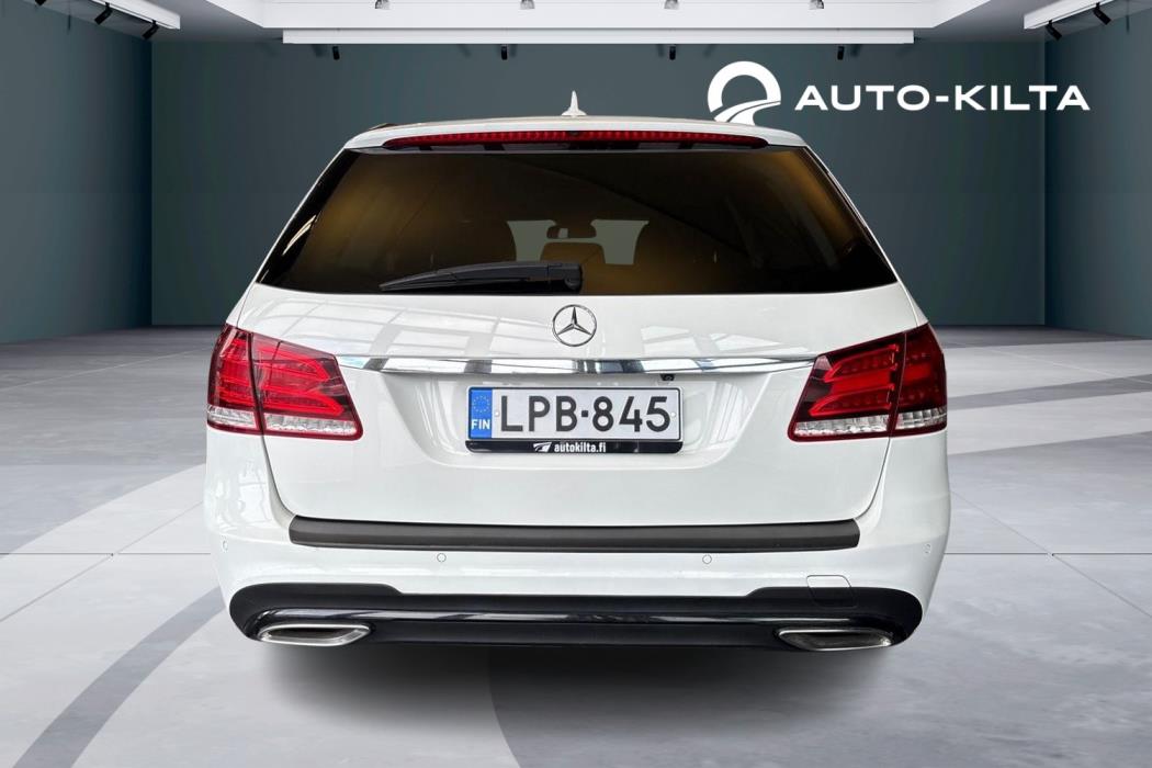 MERCEDES-BENZ E 2015