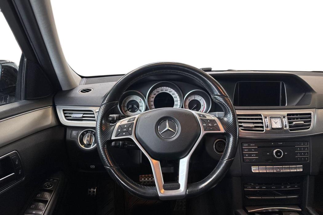 MERCEDES-BENZ E 2015