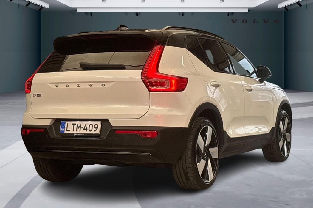 Volvo EX40 2025