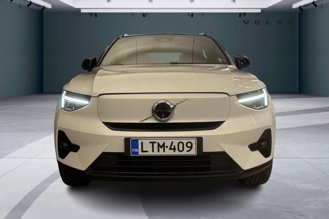 Volvo EX40 2025