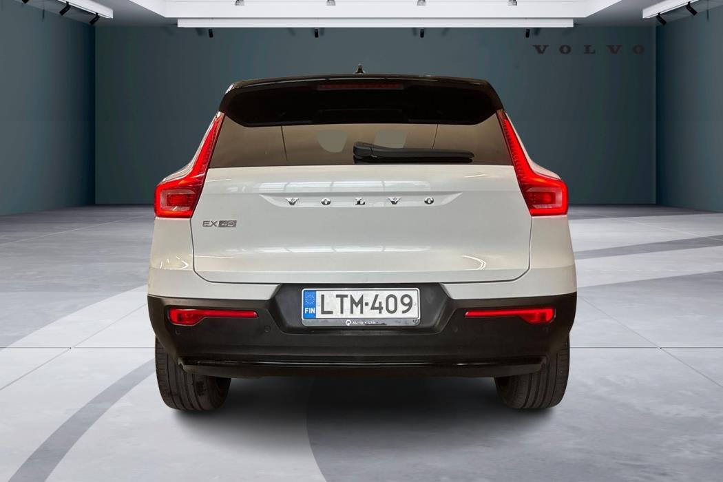 Volvo EX40 2025