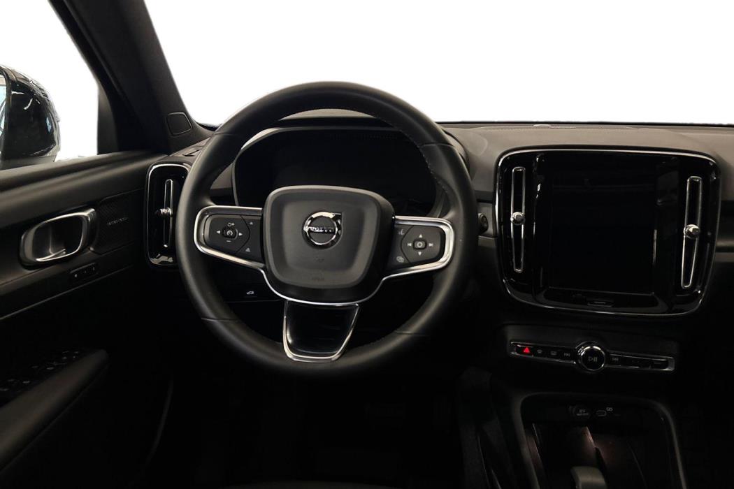 Volvo EX40 2025