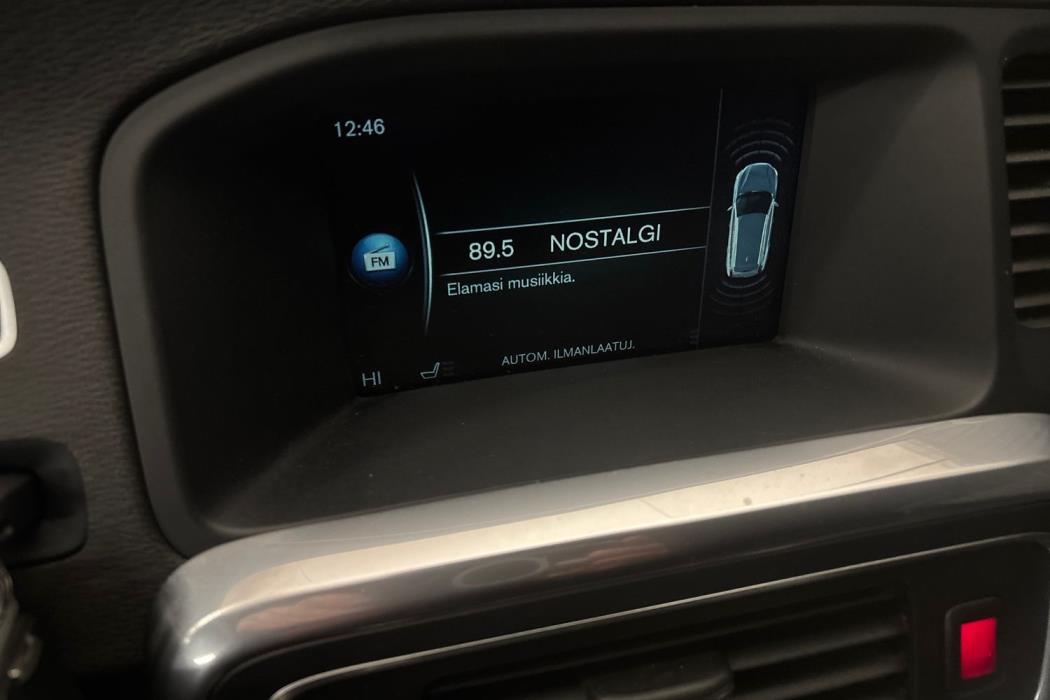 VOLVO V60 2016