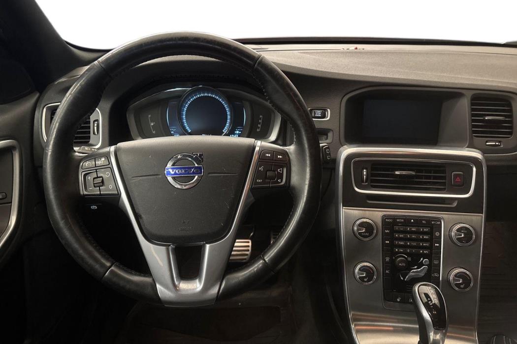 VOLVO V60 2016