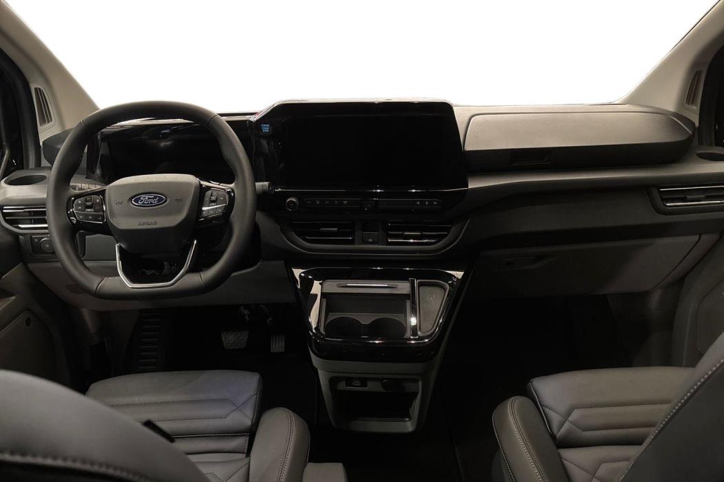 Ford Tourneo Custom 2026