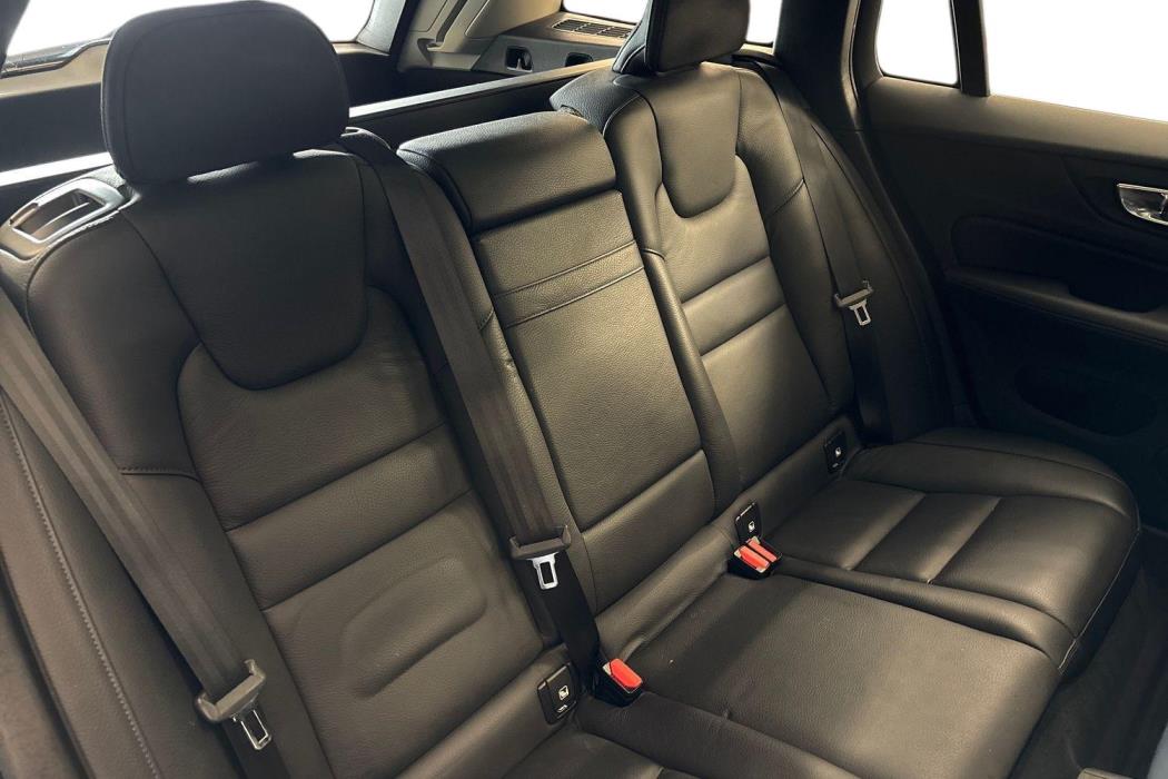 VOLVO V60 2019