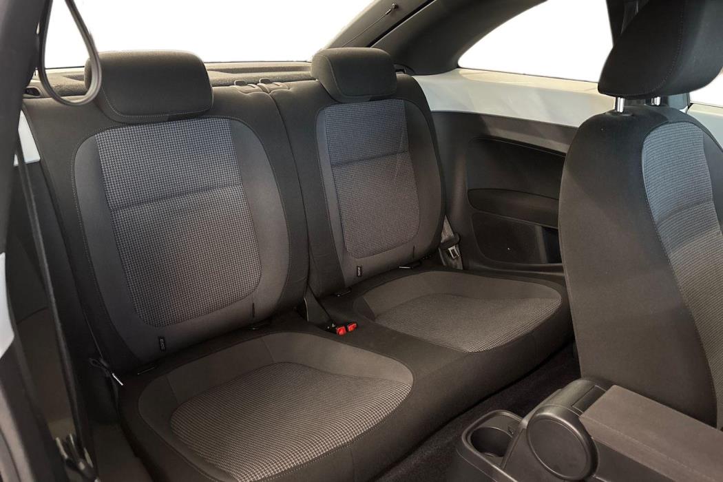 Volkswagen Beetle 2016