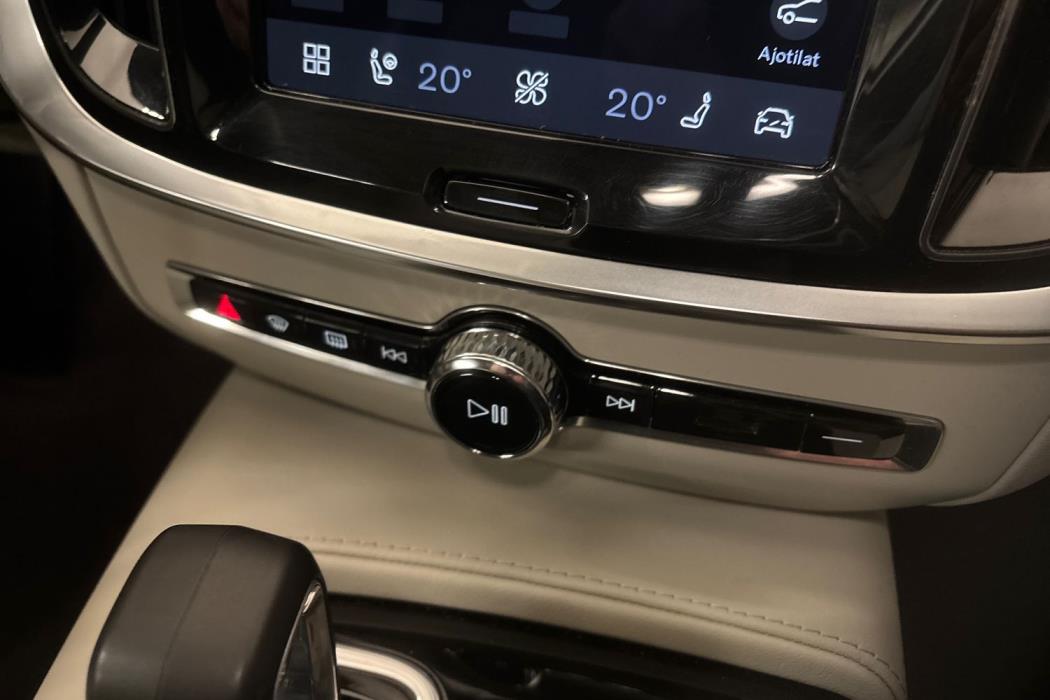 Volvo V60 2024