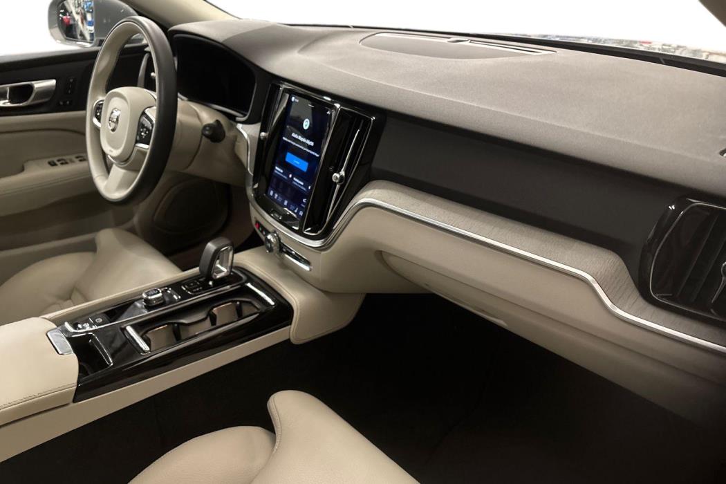 Volvo V60 2024