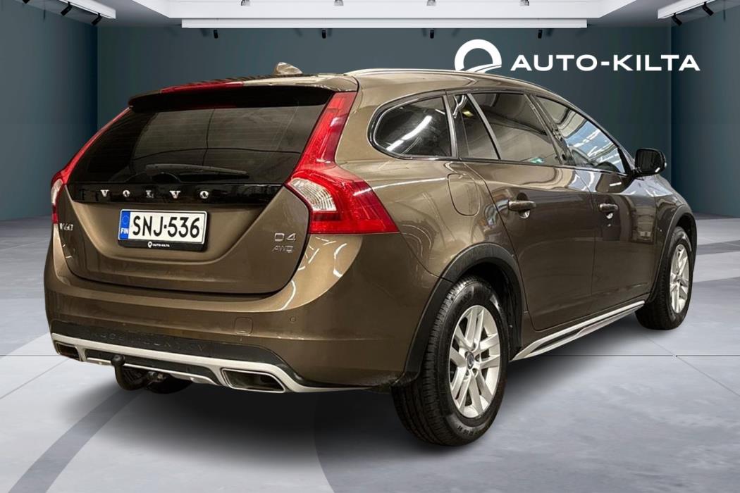 Volvo V60 Cross Country 2015