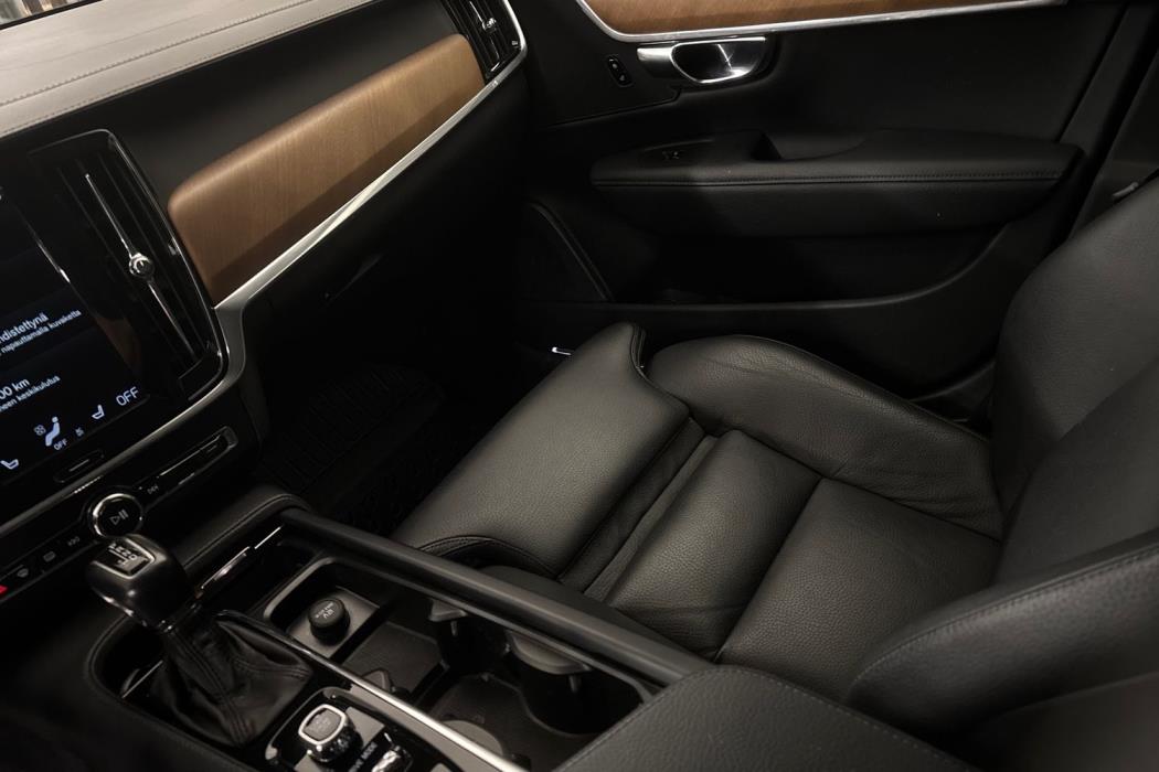 VOLVO V90 2019