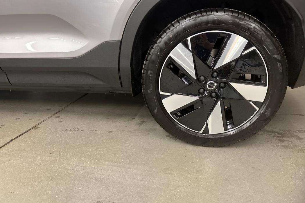 Volvo EX40 2027