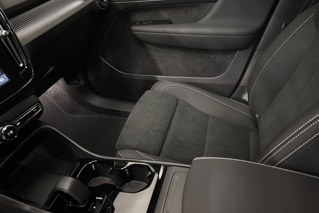 Volvo EX40 2026