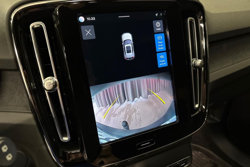 Volvo XC40 2023