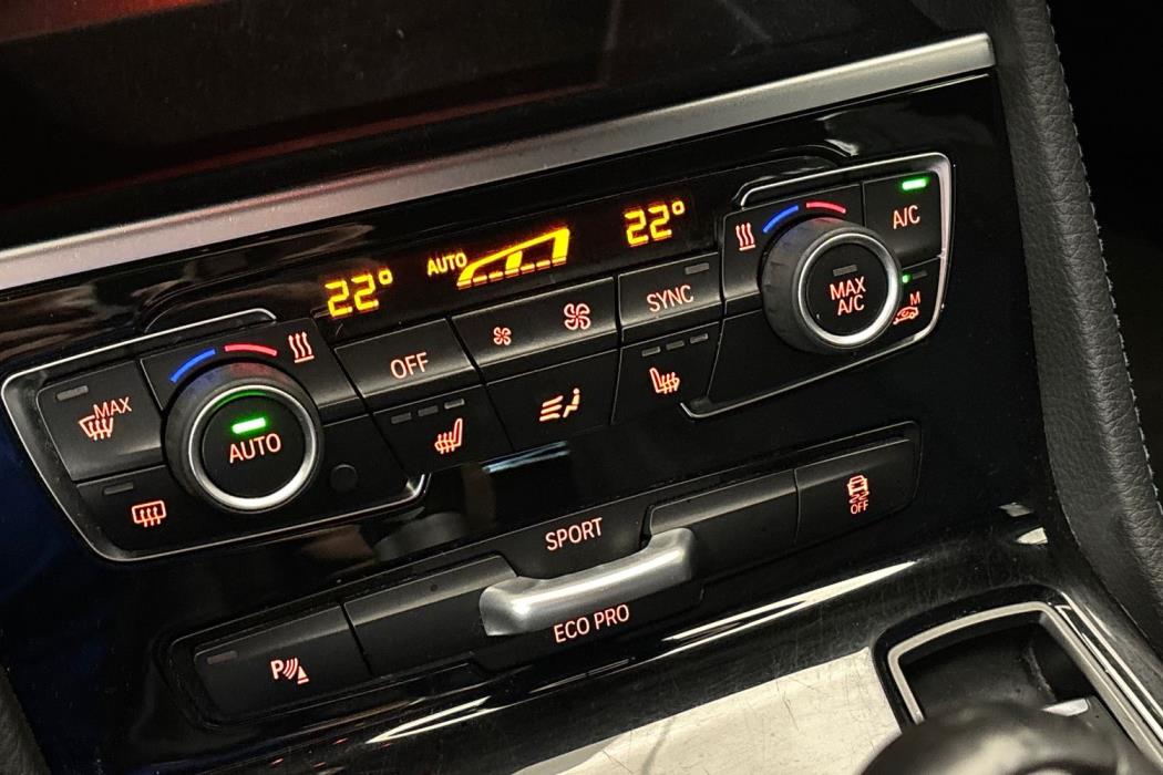 BMW 216 2016