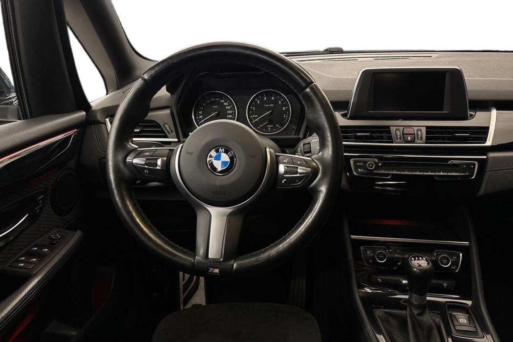 BMW 216 2016
