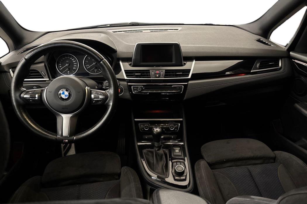 BMW 216 2016