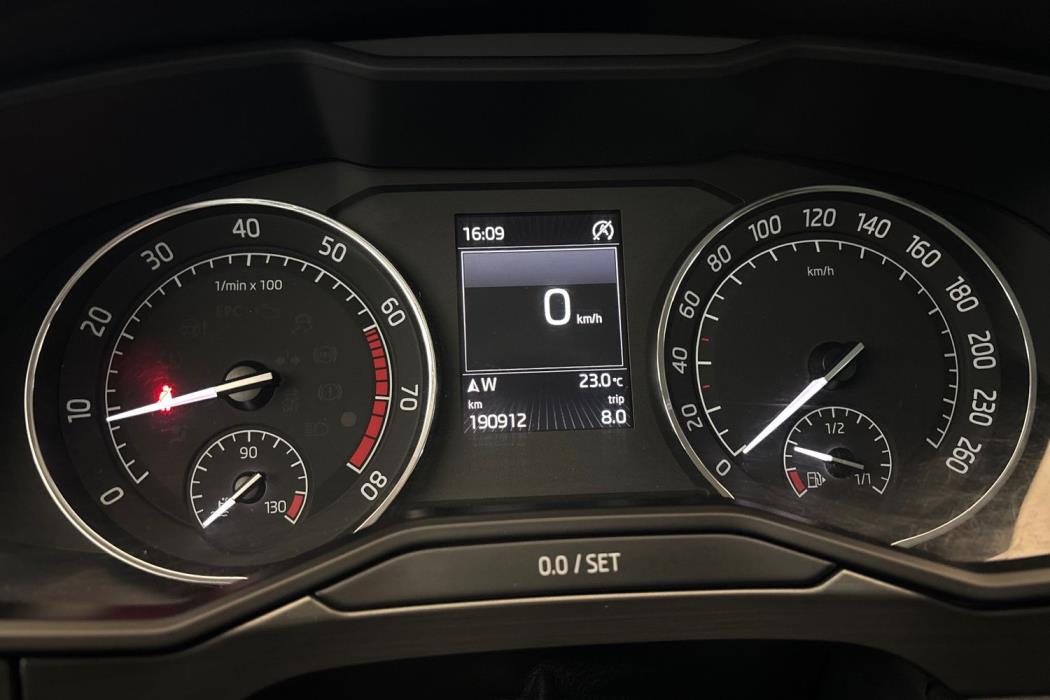 SKODA Superb 2016