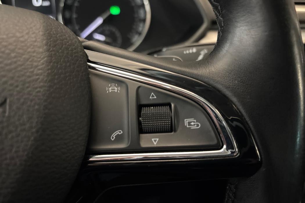 SKODA Superb 2016