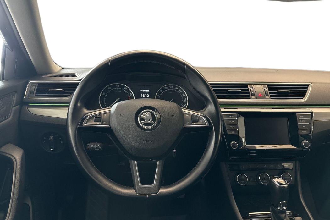 SKODA Superb 2016