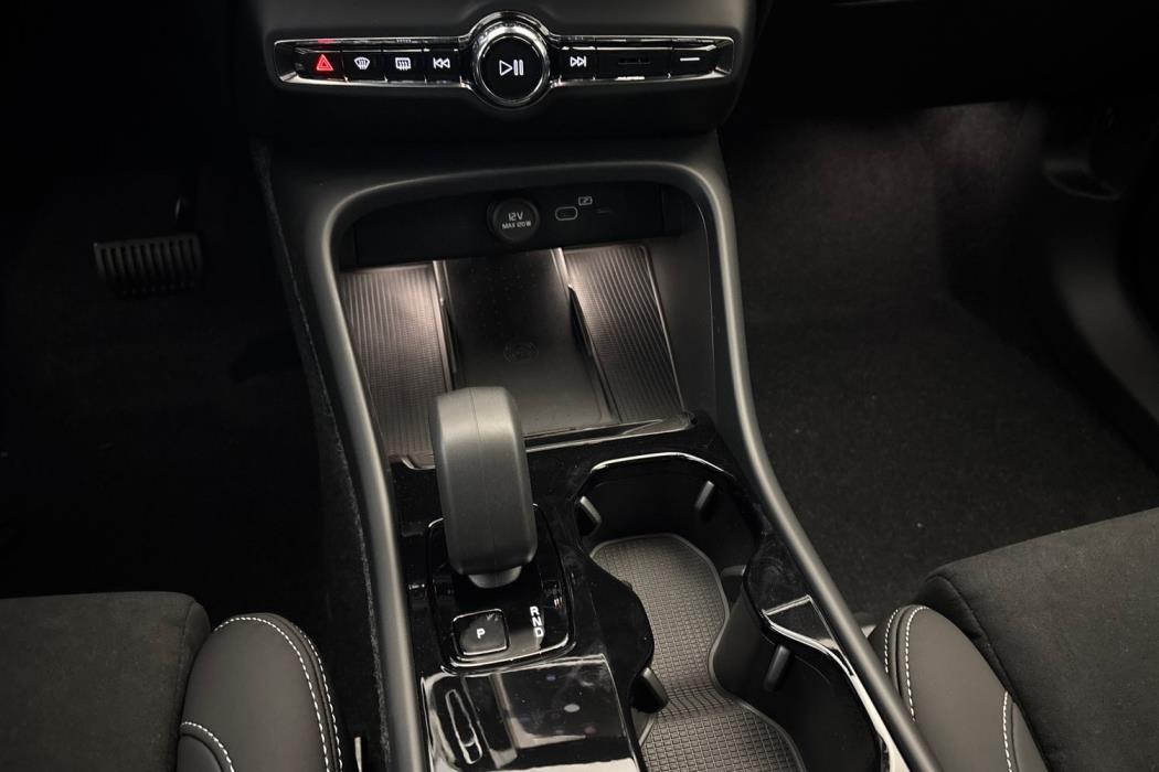 Volvo EX40 2026