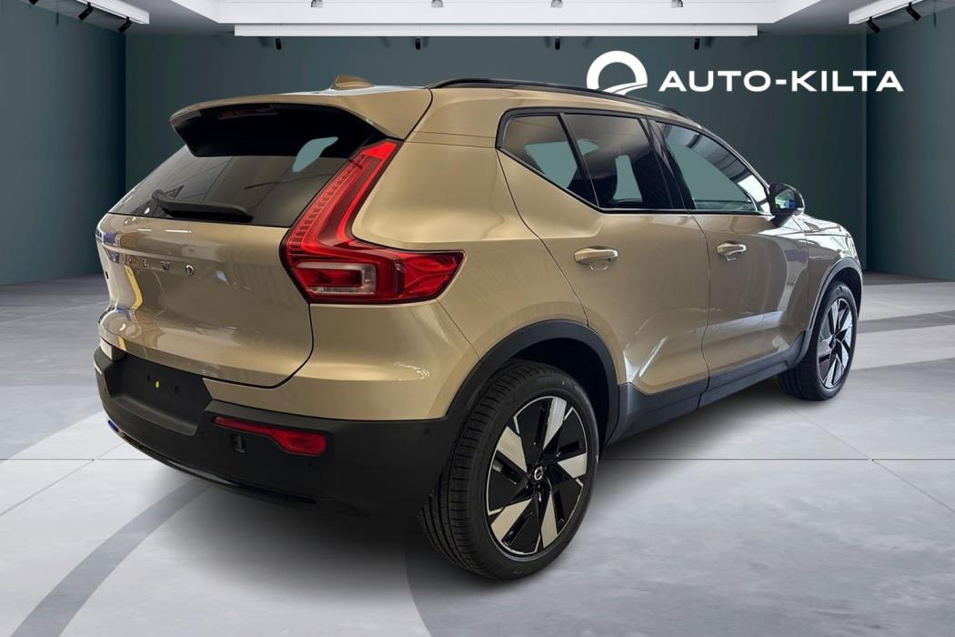 Volvo EX40 2026