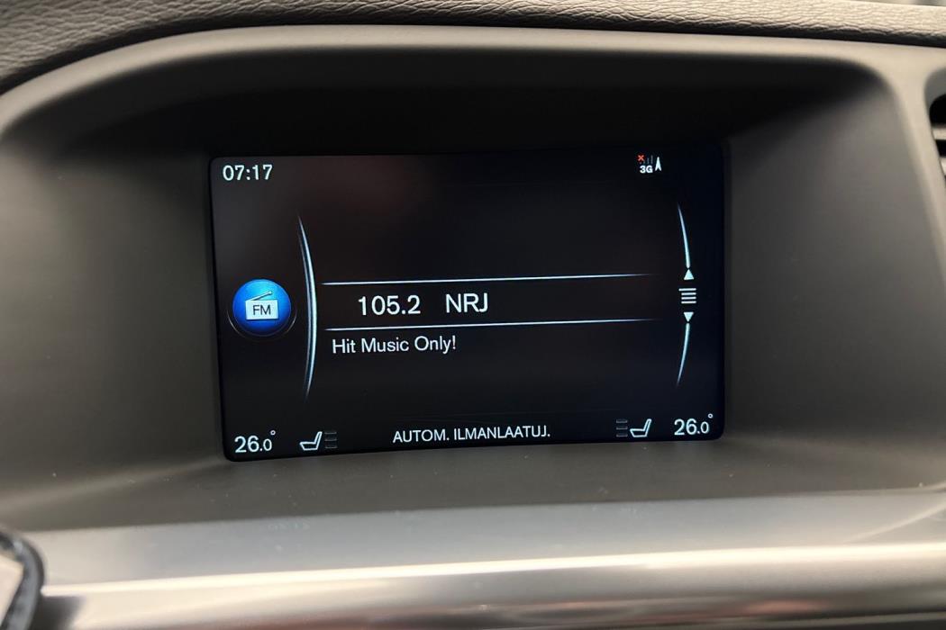 VOLVO V60 2015
