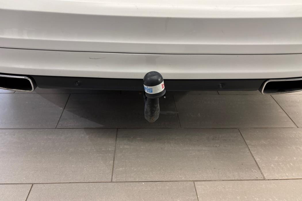 VOLVO V60 2015