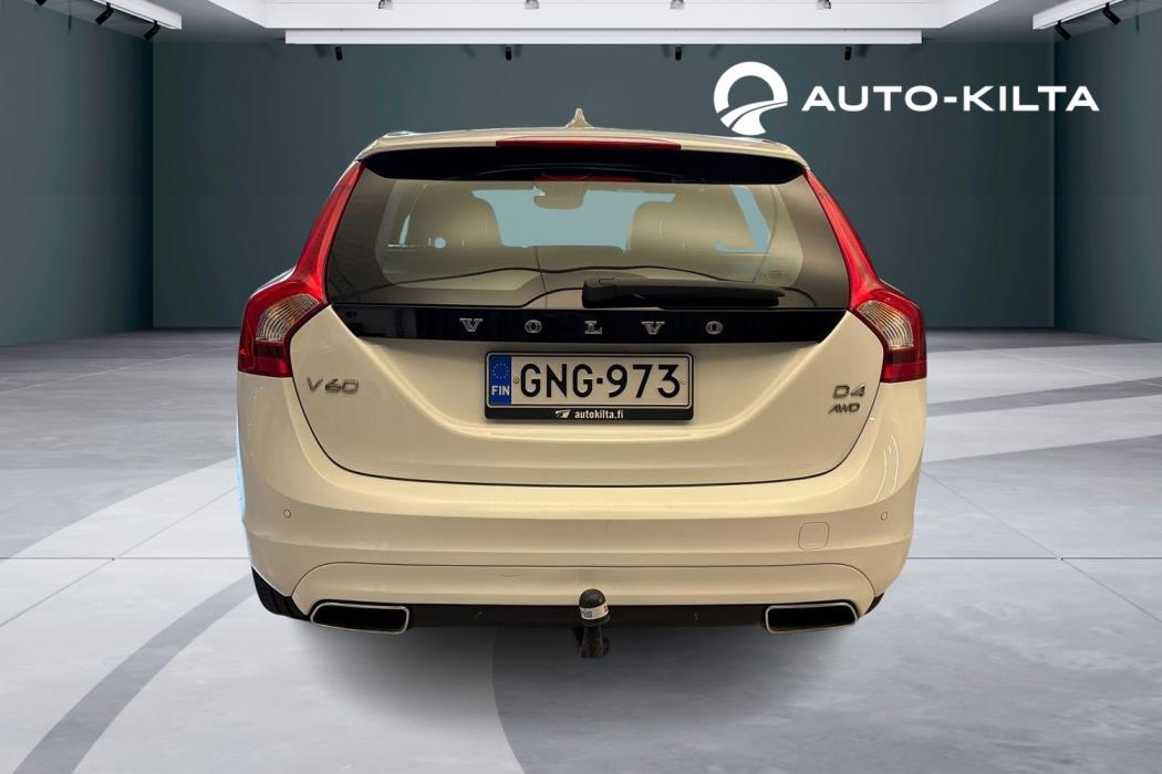 VOLVO V60 2015