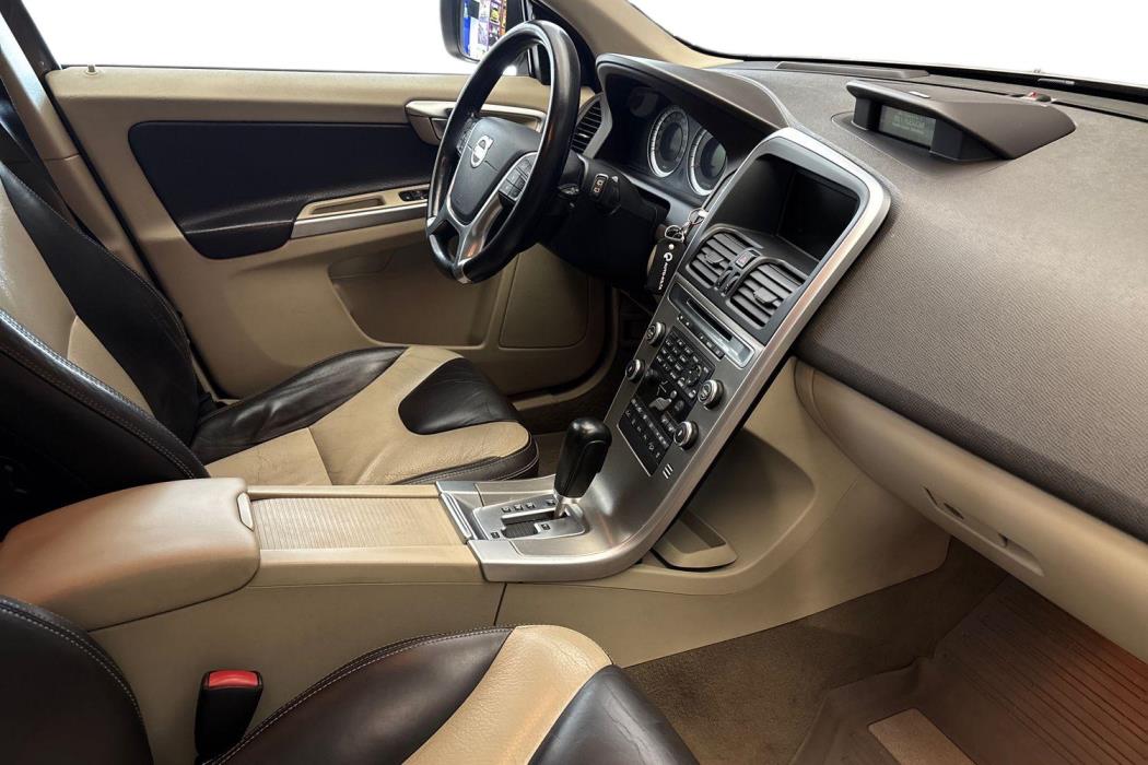 VOLVO XC60 2010
