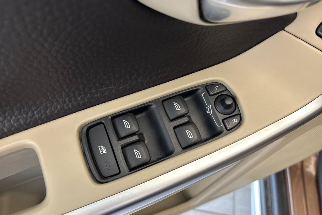 VOLVO XC60 2010