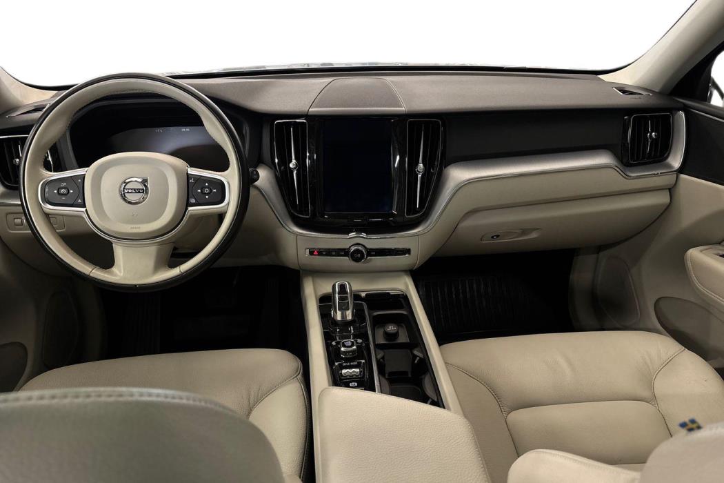 VOLVO XC60 2018