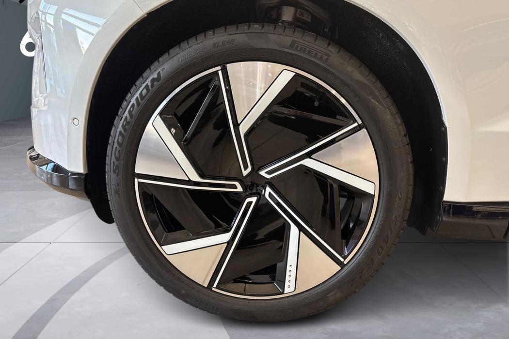 Volvo EX90 2025